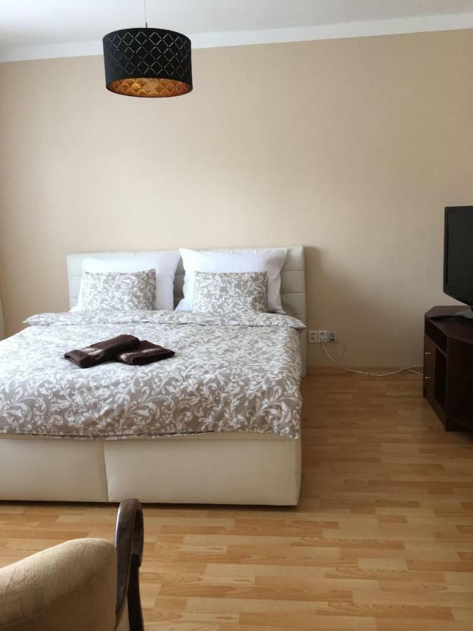 Apartment In The Garden Drzovice Экстерьер фото